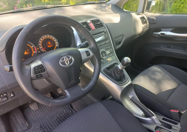 Toyota Auris cena 32000 przebieg: 146000, rok produkcji 2010 z Tarnów małe 92